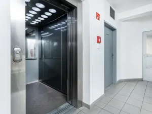 Pronájem bytu 2+kk, Praha - Vysočany, Na Harfě, 57 m2