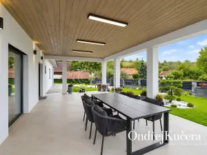 Prodej rodinného domu, Jeviněves, 200 m2