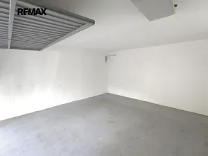 Prodej garáže, Praha - Podolí, 27 m2