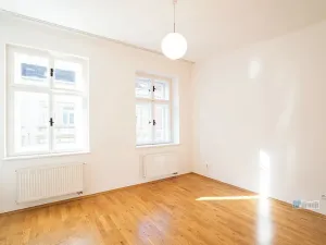 Pronájem bytu 2+1, Praha - Žižkov, Štítného, 73 m2