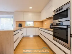 Prodej rodinného domu, Chvalovice, 220 m2