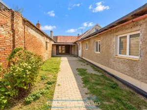 Prodej rodinného domu, Chvalovice, 220 m2