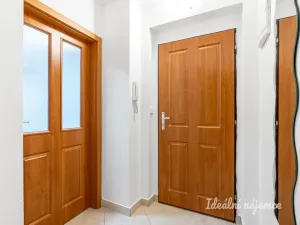 Pronájem bytu 1+1, Praha - Smíchov, Radlická, 43 m2
