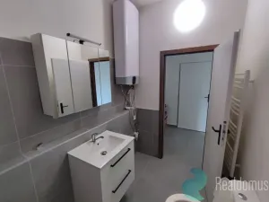 Pronájem bytu 2+kk, Kaplice, Omlenická, 45 m2