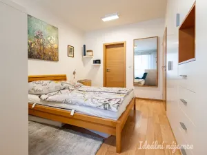 Pronájem bytu 2+kk, Praha - Vysočany, Sousedíkova, 59 m2
