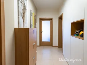 Pronájem bytu 2+kk, Praha - Vysočany, Sousedíkova, 59 m2