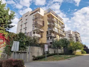 Prodej bytu 2+kk, Praha - Hrdlořezy, Nad Smetankou, 70 m2