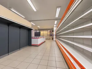 Pronájem obchodního prostoru, Studená, nám. Sv. J. Nepomuckého, 520 m2