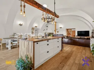 Prodej vily, Jemnice, Husova, 1025 m2