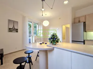 Pronájem bytu 2+kk, Praha - Libeň, Společná, 46 m2