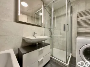 Pronájem bytu 2+kk, Praha, Albrightové, 64 m2
