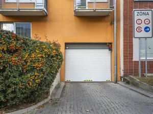 Pronájem garážového stání, Praha - Košíře, Pod školou, 13 m2