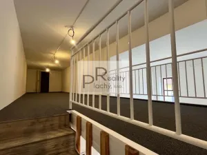 Pronájem obchodního prostoru, Znojmo, 67 m2