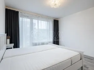 Pronájem bytu 3+kk, Praha - Vysočany, Strnadových, 83 m2