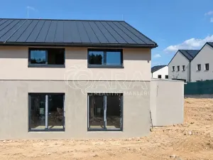 Prodej rodinného domu, Kamenice, Benešovská, 156 m2