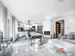 Prodej rodinného domu, Průhonice, U Cihelny, 196 m2