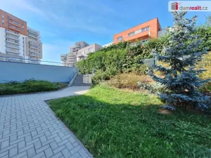 Pronájem bytu 2+kk, Praha, Hlučkova, 63 m2