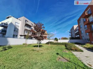 Pronájem bytu 2+kk, Praha, Hlučkova, 63 m2