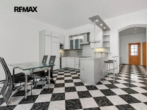Prodej bytu 2+kk, Plzeň, Karlova, 86 m2