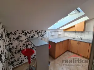 Pronájem bytu 2+1, Opava - Město, U Fortny, 50 m2