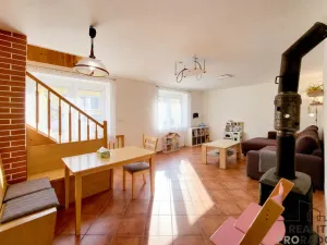 Prodej rodinného domu, Hluboké Mašůvky, 128 m2