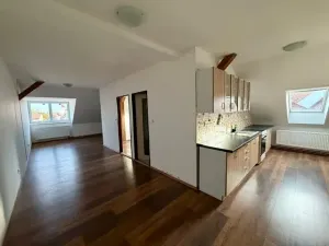 Pronájem bytu 2+kk, Nové Strašecí, Tyršovo náměstí, 65 m2