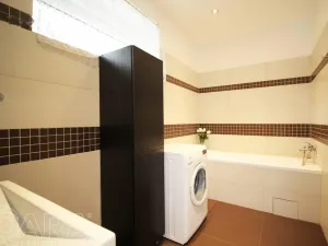 Pronájem bytu 3+kk, Praha - Podolí, Dvorecká, 80 m2