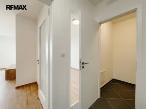 Pronájem bytu 2+kk, Praha - Ruzyně, Stočesova, 55 m2