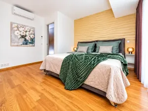 Prodej atypického bytu, Praha - Smíchov, Kobrova, 134 m2