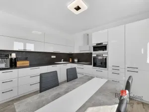 Prodej bytu 4+kk, Vochov, 80 m2