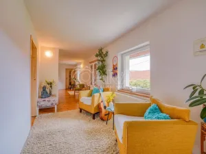 Prodej rodinného domu, Jinín, 245 m2