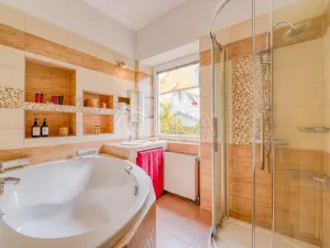 Prodej rodinného domu, Jinín, 245 m2
