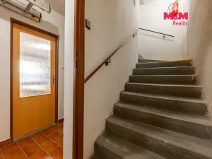 Prodej obchodního prostoru, Votice, Malé nám., 122 m2
