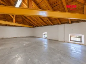 Prodej obchodního prostoru, Votice, Malé nám., 122 m2