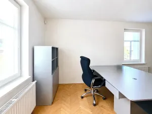 Pronájem kanceláře, Zlín, Pod Vodojemem, 180 m2