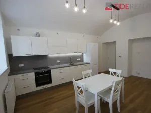 Pronájem bytu 2+kk, Praha, Svobodova, 50 m2