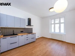 Pronájem bytu 2+kk, Praha - Nusle, Sinkulova, 44 m2
