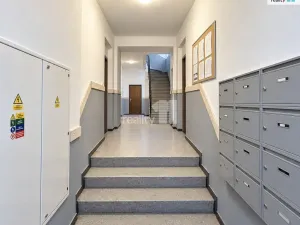 Pronájem bytu 1+kk, Praha - Hrdlořezy, Českobrodská, 28 m2