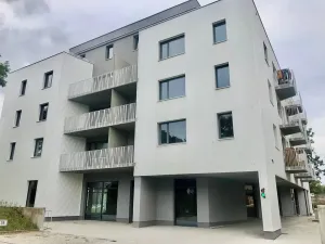Pronájem bytu 1+kk, Praha - Hloubětín, Kbelská, 30 m2