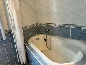 Pronájem bytu 2+1, Karlovy Vary, Zahradní, 52 m2