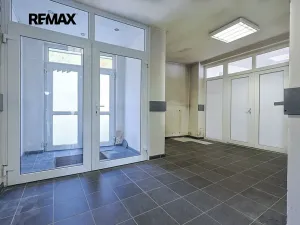 Pronájem obchodního prostoru, Plzeň, Na Roudné, 150 m2