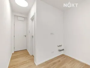 Prodej bytu 2+kk, Praha - Kyje, Vajgarská, 27 m2