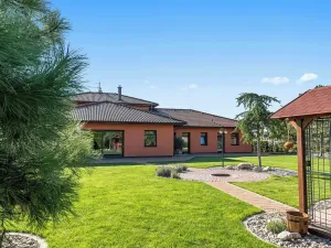 Prodej kanceláře, Velké Přítočno, 350 m2