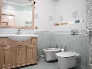 Prodej bytu 4+1, Karlovy Vary, Tylova, 182 m2