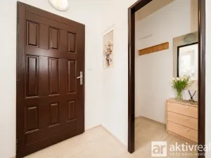 Prodej činžovního domu, Dolní Zálezly, Mírové náměstí, 250 m2