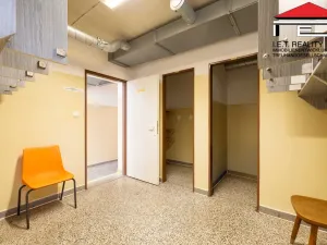 Prodej výrobních prostor, Borotice, 1821 m2