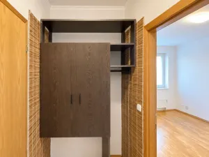 Pronájem bytu 1+kk, Praha - Troja, Vřesová, 26 m2