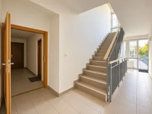 Pronájem bytu 1+kk, Praha - Troja, Vřesová, 26 m2