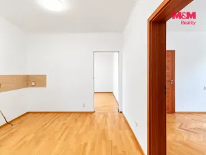 Pronájem bytu 3+1, Praha - Břevnov, Za oborou, 73 m2