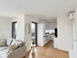 Pronájem bytu 2+kk, Brno, Bratislavská, 52 m2
